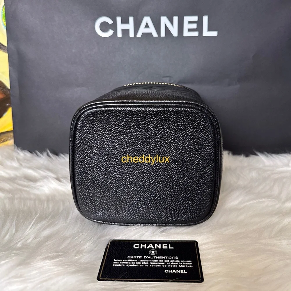 🖤🖤🖤Authentic Black CHANEL CC Stitch Vanity Caviar Handbag